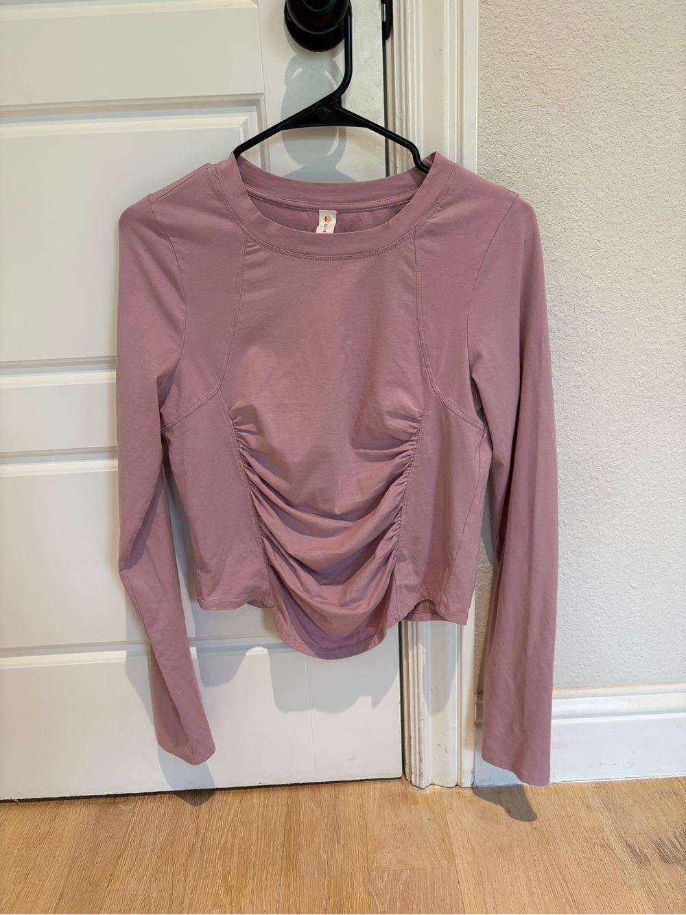 Ruched Front Long-Sleeve Tee in Dusty Mauve